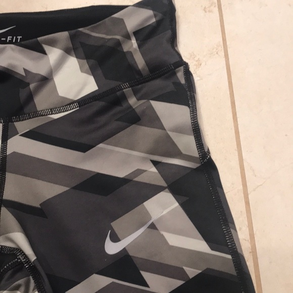 nike leggings - Picture 3 of 4